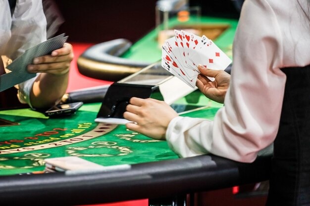 omotogel Infinite Blackjack table showing live dealer, player cards, and betting interface